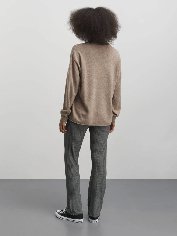 Mads Nørgaard - Bally eco wool sweater - V neck oak