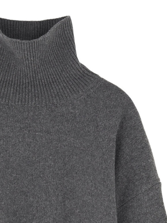 Skall Studio - Silene t-neck sweater - graphite grey