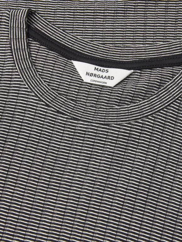 Mads Nørgaard - Boa dress - fine striped black/vanilla